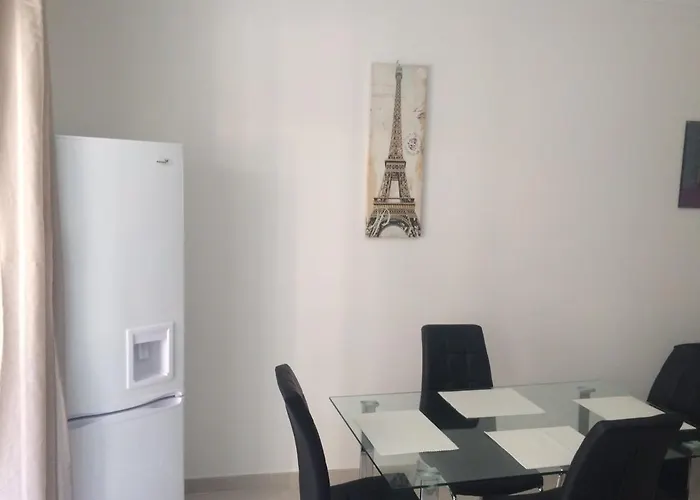 Cozy 1 Bedroom Apt Very Close To The Seaside B1B